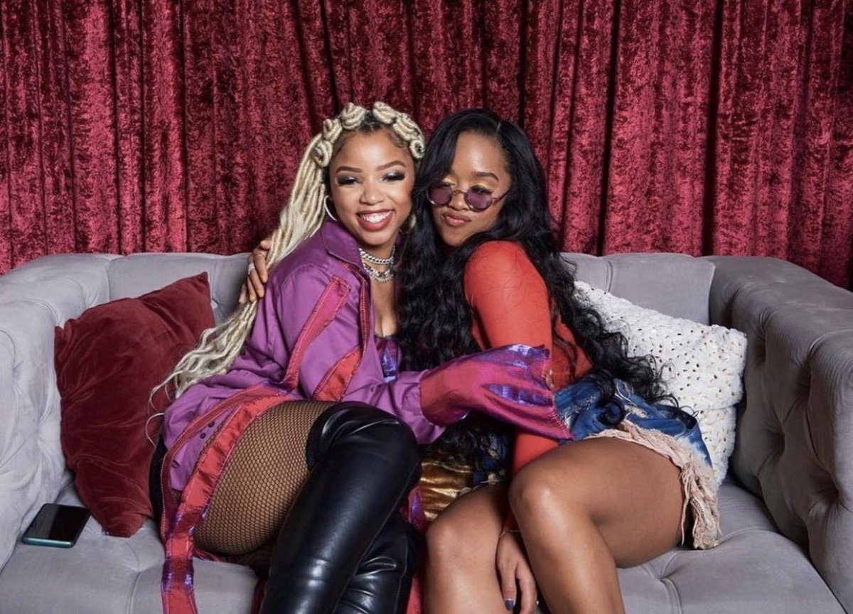 HERMusicx's tweet photo. Girl power 💜 @ChloeBailey https://t.co/IGezj2eDVn