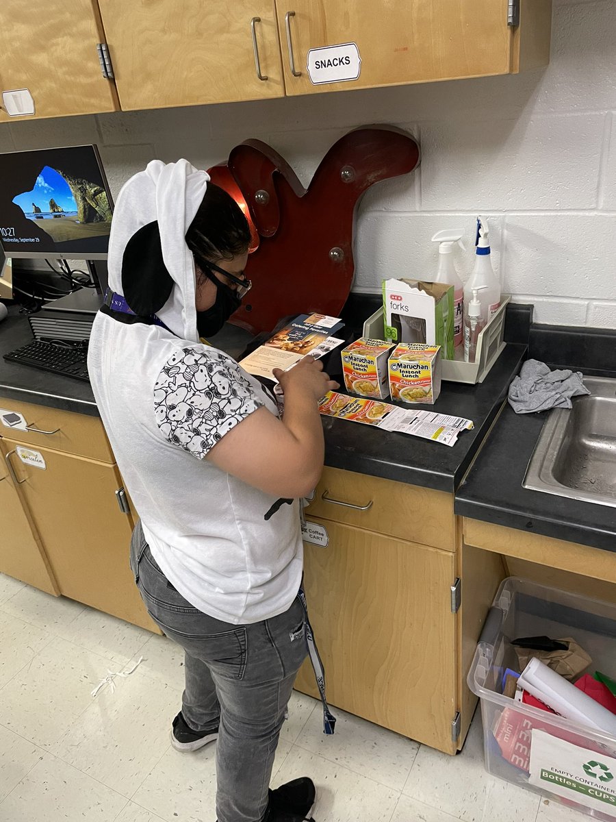 nataliequichoc1's tweet photo. Recipe of the week: CUP OF NOODLES! #ClarkVIP students learned how to independently use the microwave to make a fast and easy meal! #Clarkworkcenter #independentliving https://t.co/jtx6AjC3fk