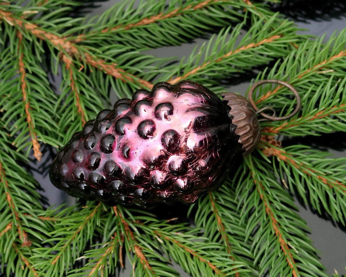 ArmoireAncienne's tweet photo. GLASS GRAPE KUGEL, Purple Cone Design - Vintage German Heavy Glass Christmas Tree Ornament Bauble
Available on Etsy: https://t.co/LxtiDJ1jFP
#vintage #forsale #Christmas #baubles #christmasbauble #christmasgift #barstuff https://t.co/onDg4CBNy4