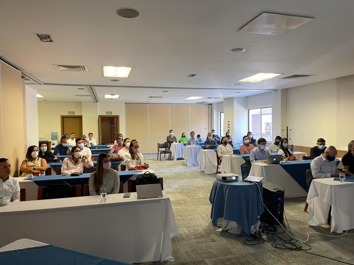 Asocapitales's tweet photo. Durante dos días, los equipos de Planeación y Hacienda de nuestras #CiudadesCapitales participan de manera presencial en el Diplomado de Altos estudios para la financiación del Desarrollo Urbano, sesión que se lleva a cabo en la ciudad de Medellín. https://t.co/DfEfMo4LGi