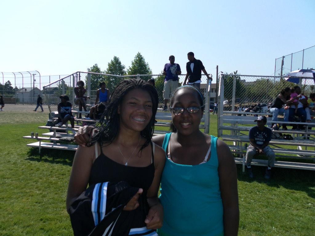 Omarisal's tweet photo. #CDPanthers - My daughter Acacia was a CD Panther Cheerleader. These pictures are from 10 years ago at Judkins Park. We value our children, we value our community. We need to put our values in action and protect and uplift our youth in EVERY neighborhood in the Emerald City. https://t.co/KkkfXF5wIA