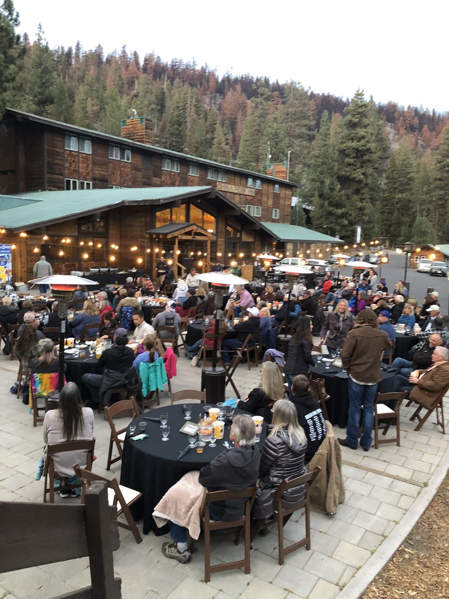 JimPatterson559's tweet image. Had the opportunity last night to recognize @Jeff_Aiello before the debut of his 2 hour documentary on the #CreekFire. Jeff has poured his heart into this and you can feel it. Congratulations, Jeff and keep up the good work! @ValleyPBS @China_Peak