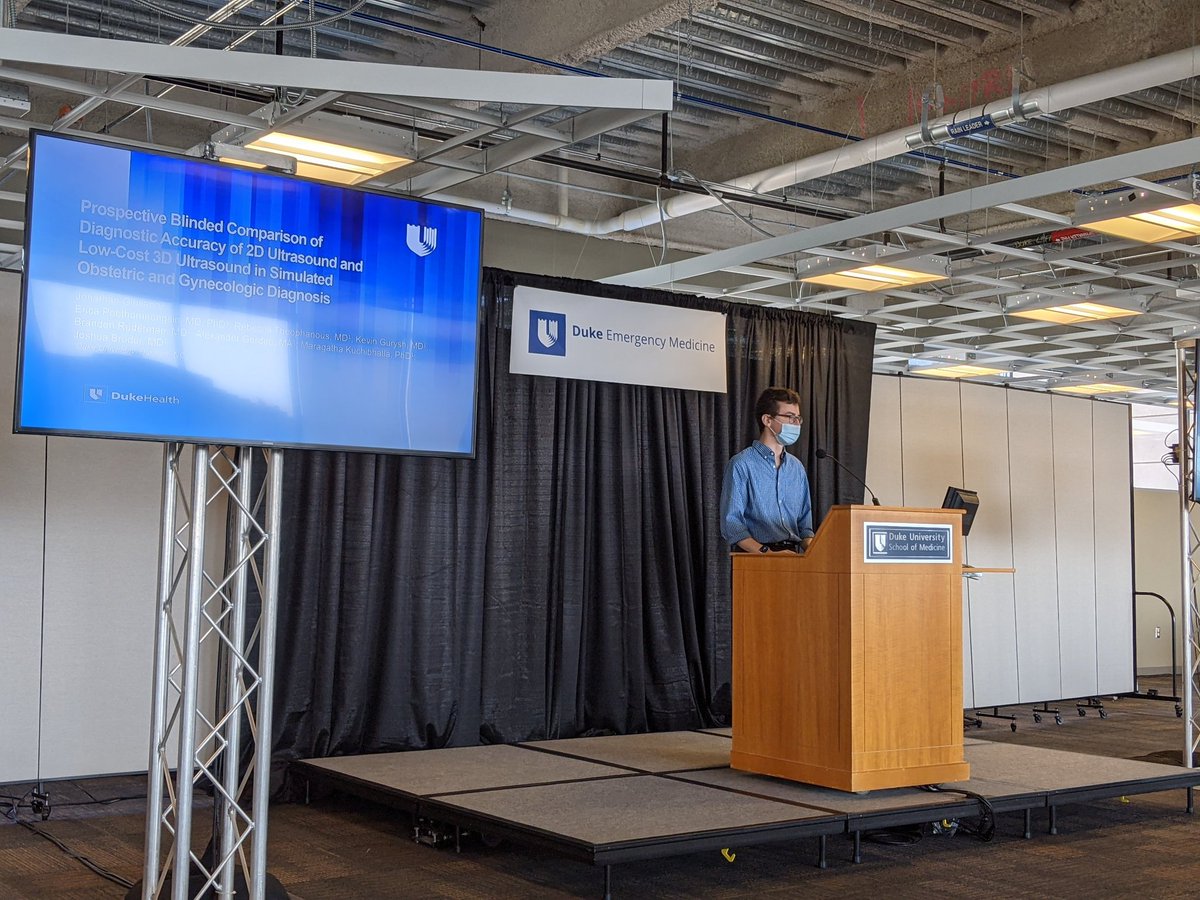 For our .@dukeemergency EM Showcase: #DukeSOM MS4 Jon Giuliano presenting his work with Dr @EmergencyImages  on 3D #ultrasound.