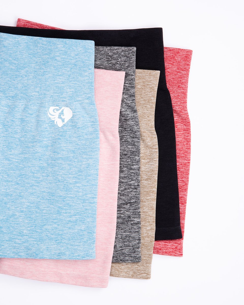 If you could only choose one color - which one would it be? 🤔
Let us know in the comments and click the link womensbest.com to get your fave!