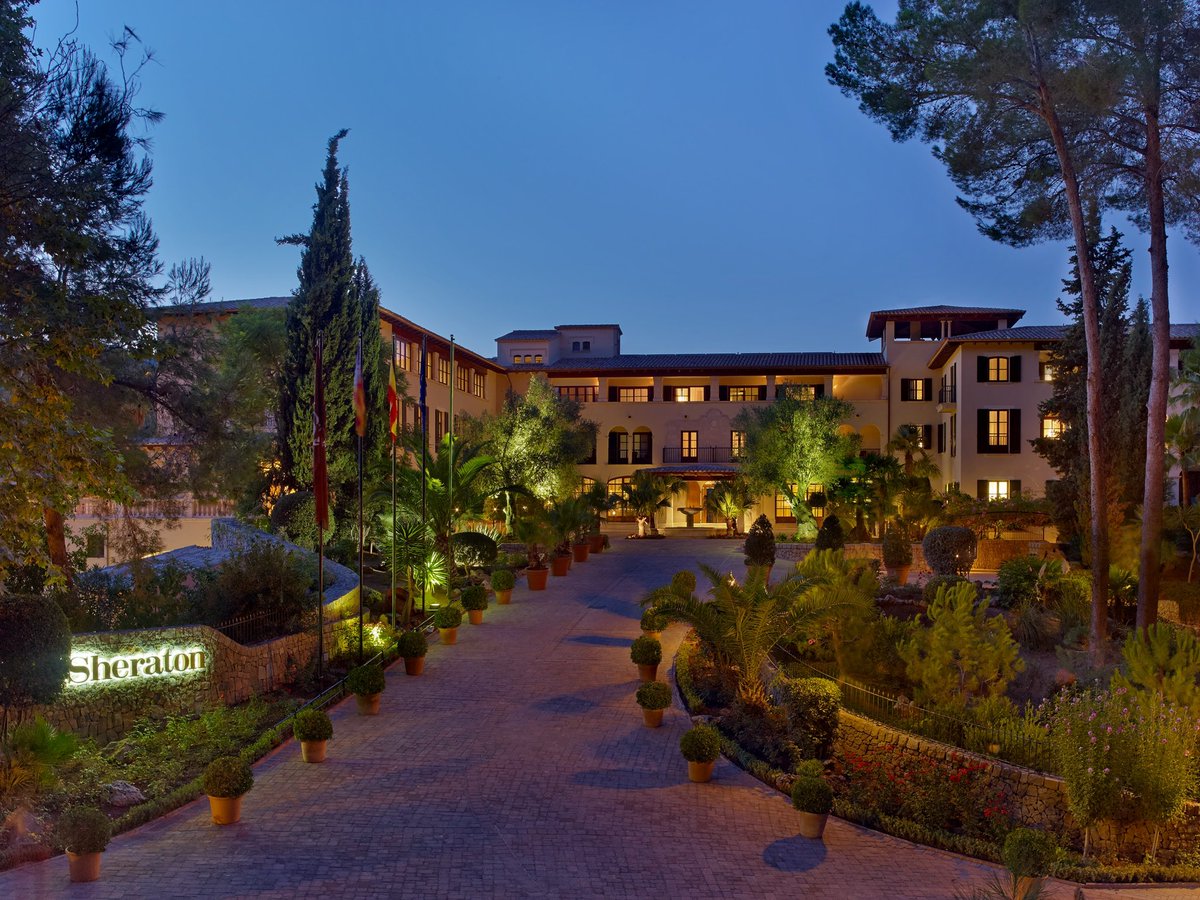 scottsdalegolf's tweet photo. 🚨 WIN 🚨 - OUR BEST EVER PRIZE… A dream golf holiday for two at the 5* Arabella Resort ⛳️☀️

Enter:
1. FOLLOW US ⛳️
2. LIKE &amp; RT post 😍
3. TAG 4 mates👇

🔥 100 BONUS ENTRIES when you also enter on Instagram 👉 https://t.co/gi6CTLM1zP

T&amp;C’s/more info available via Instagram. https://t.co/v1VfRed5M6