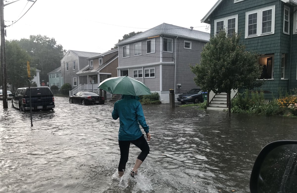Tonight @ 7pm! MyRWA Watershed Scientist <a href="/AndyMysticRive1/">Andy_Mystic_River</a> and <a href="/arlingtonmagov/">Town of Arlington, MA</a> Town Engineer Wayne Chouinard will be discussing how the region is preparing for more intense and frequent rain 🌧️. 

Tune in to the Robbins Library Zoom Event here: robbinslibrary.org/event/preparin…