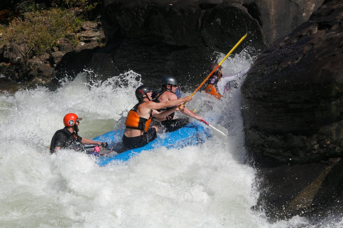 #salamanderpaddlegear #rivertrip #rafting #whitewaterrafting #idahowhitewater #raftingtable #firepan #floattrip