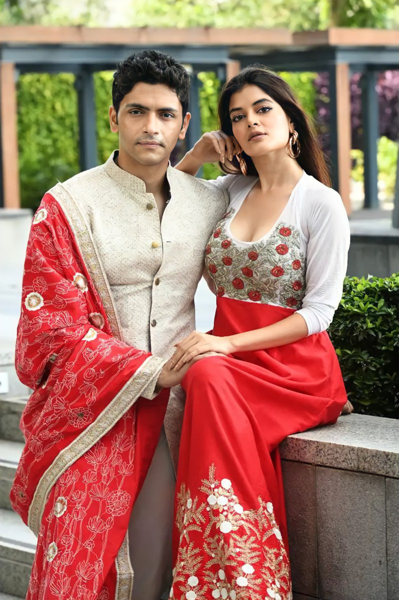 madhumitafclub's tweet photo. Pujo special shoot for @SanandaMagazine
.
.
.
.
@madhumitact @Arjun_C
#pujospecial #specialshoot #pujabarshiki #madhumitasarcar #arjunchakrabarty #madhumitasarcarfanclub #teammadhumita #onlymadhumita https://t.co/OPkJpdhvUO