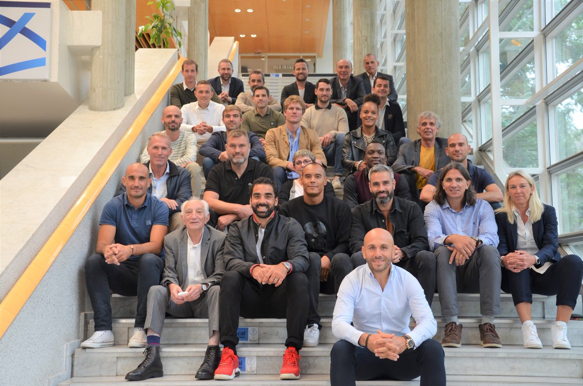 - Manager Général P12 -

| Rentrée 2021 |

La P12 du DU Manager Général du #CDES s'est rencontrée à la #MaisonDuSportFrançais, siège de <a href="/FranceOlympique/">FranceOlympique</a> ! Elle est officiellement présentée à la presse ce soir à la @MNA_Paris.

Accès au trombinoscope : urlr.me/7vJ6r