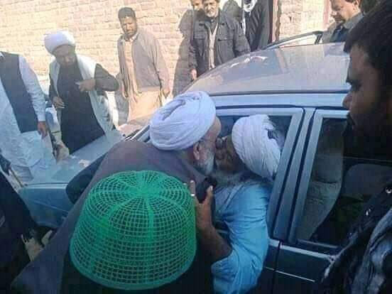 Sonu976000's tweet photo. Dear Taliban

Plz stop our lynching our afgani Brothers and sisters 

#StopLynching_Muslims https://t.co/2zlG33WdoD