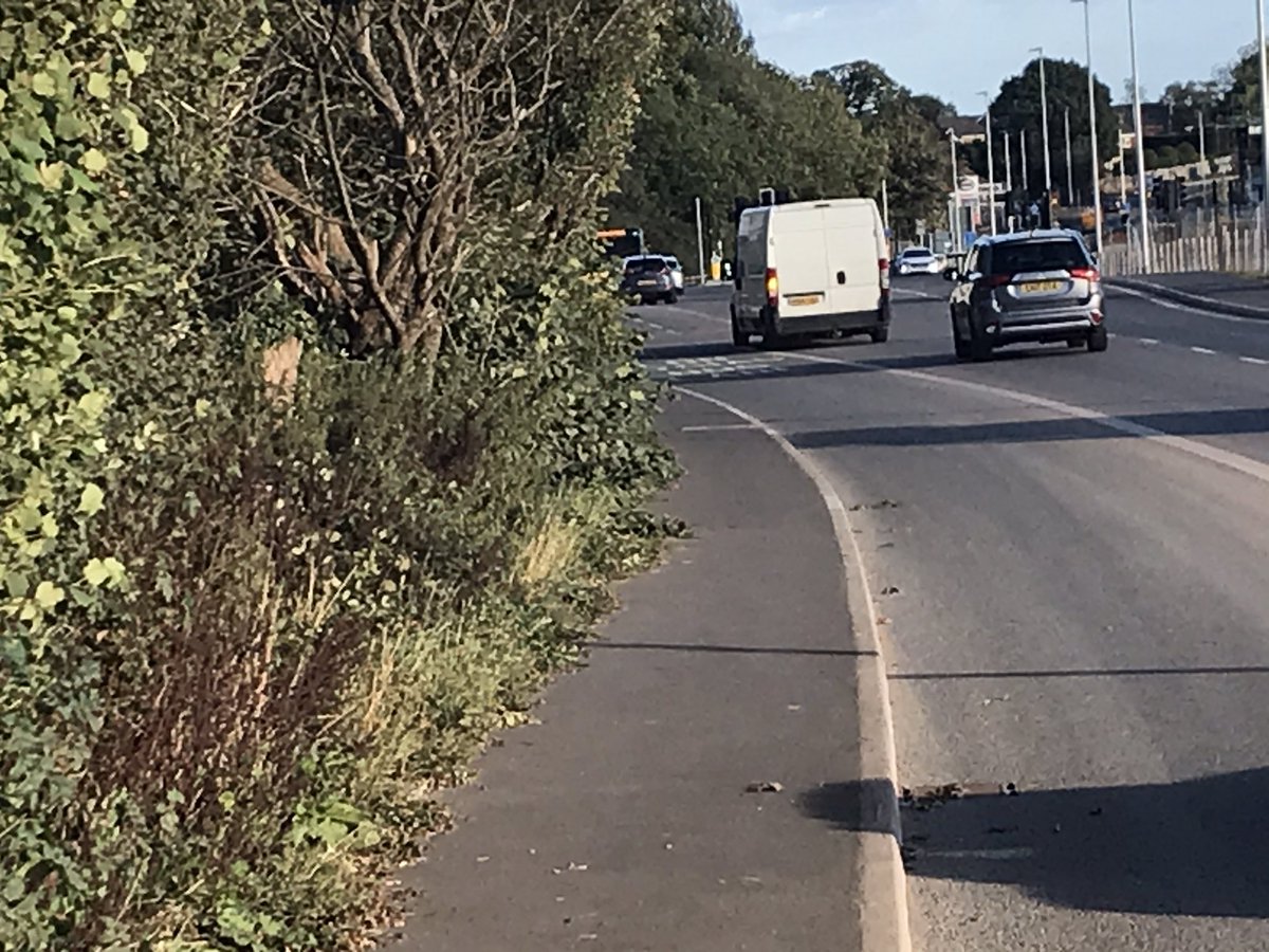 GlammaLexus's tweet photo. @Cardiffbus well done 2nd time this week when it does turn up it’s out of service. No point in having aspirations to work to far from home. As you certainly do not deliver!! 🤬🤬Disgusting!! There’s ya bus in the distance https://t.co/peR95Rf8ms