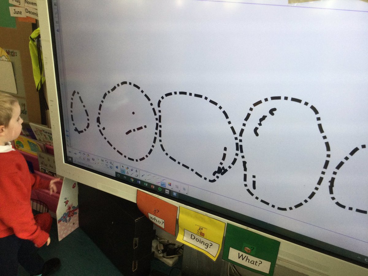 LarkHallPrimary's tweet image. Drawing anti-clockwise “magic” circles helps the children in Nursery to get ready for writing! #lheyfs2122 #lhnursery2122 #eyfswriting #eyfsmarkmaking #lhuecl