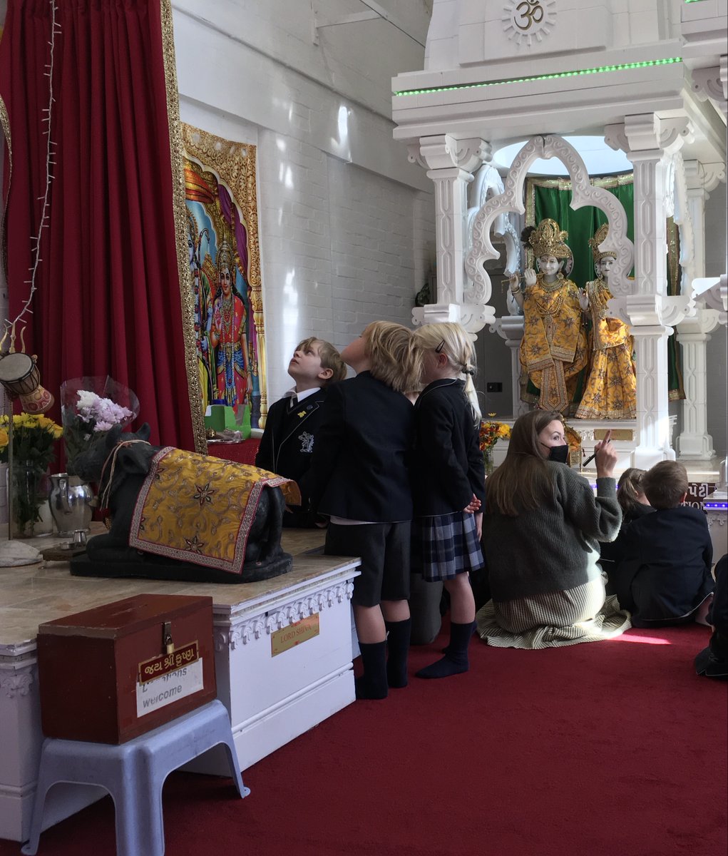 LaxtonJunior's tweet photo. #LJSYearOne visited Bharat Hindu Samaj this morning to find out more about a Hindu place of worship. One of our children who attends this Mandir with his family, proudly showed his friends around! #LJSRE #Community #LoveOfLearning #Opportunity #WeAreLJS https://t.co/iXnvxX14Di