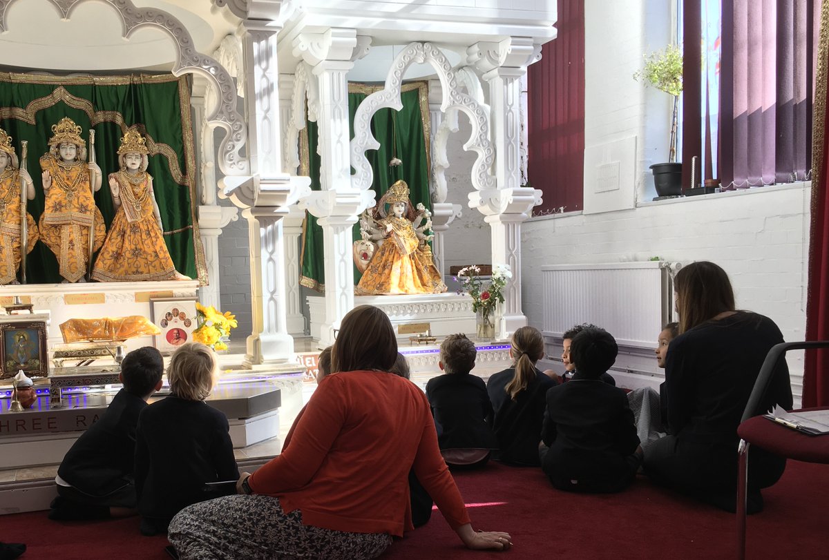 LaxtonJunior's tweet photo. #LJSYearOne visited Bharat Hindu Samaj this morning to find out more about a Hindu place of worship. One of our children who attends this Mandir with his family, proudly showed his friends around! #LJSRE #Community #LoveOfLearning #Opportunity #WeAreLJS https://t.co/iXnvxX14Di