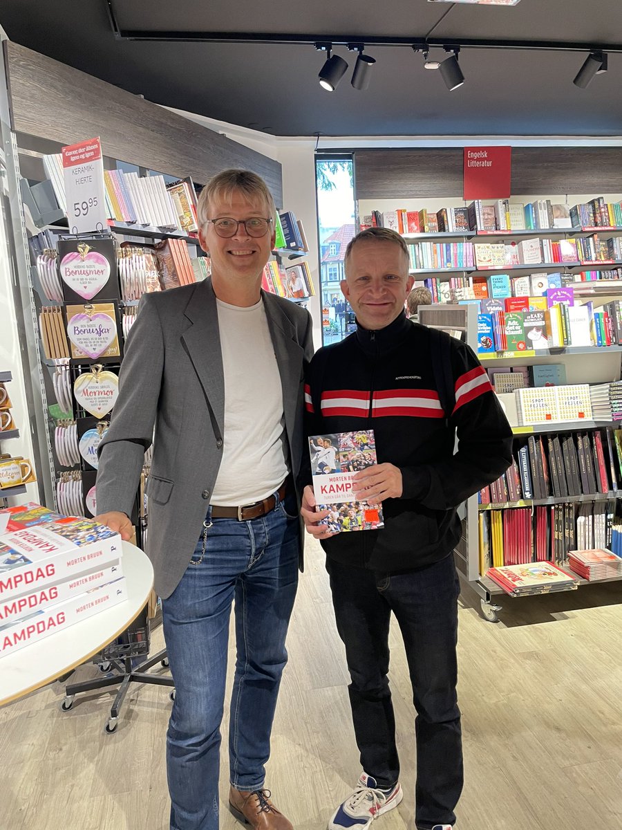 Kingaalborg74's tweet image. Hyggelig snak med @Bruun6eren i AA i dag, ser frem til foredrag i aften om Nordkraften og bogen❤️🤍 #sldk #superaab #aabinside