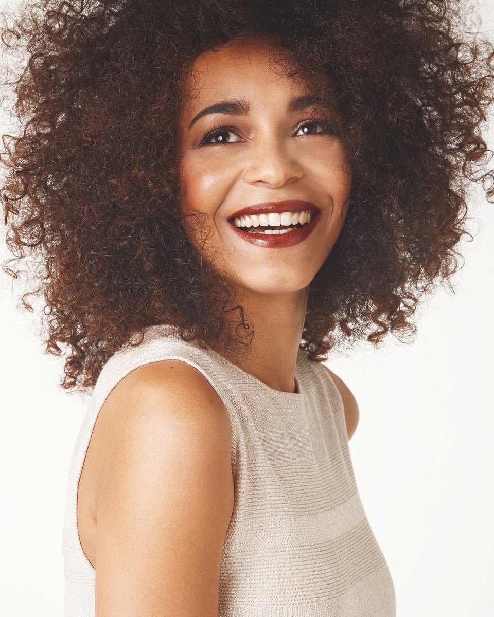 .<a href="/cosmopolitan_tv/">Canal</a> comienza la producción del corto De menos con <a href="/KiraMiro/">Kira Miró</a> y <a href="/VctorClavijo/">Víctor Clavijo</a> 

El próximo 25 de noviembre, COSMO estrena #DeMenos, una producción original del canal y <a href="/lasdelcine/">lasdelcine</a> que contará en su reparto con <a href="/Montseplapla/">Montse Pla  #Actriz</a> y <a href="/juanlopez_tagle/">juan lopez-tagle</a>