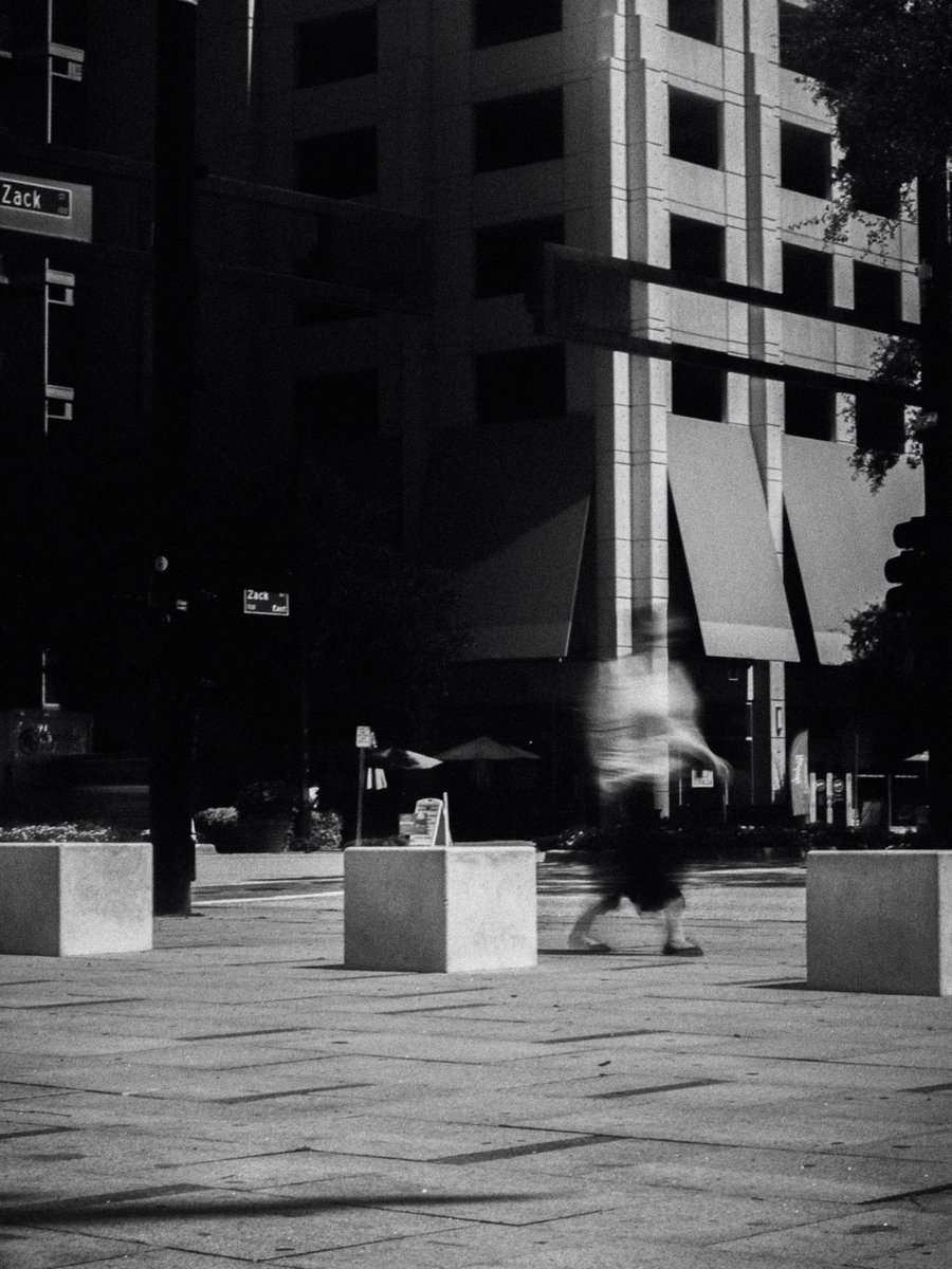 NoahJMatts's tweet photo. @ShaunWStewart This street shot is a fav long exposure

 @t_blessed_t  post some of your long exposure pics! https://t.co/qOFB0Kpk7y