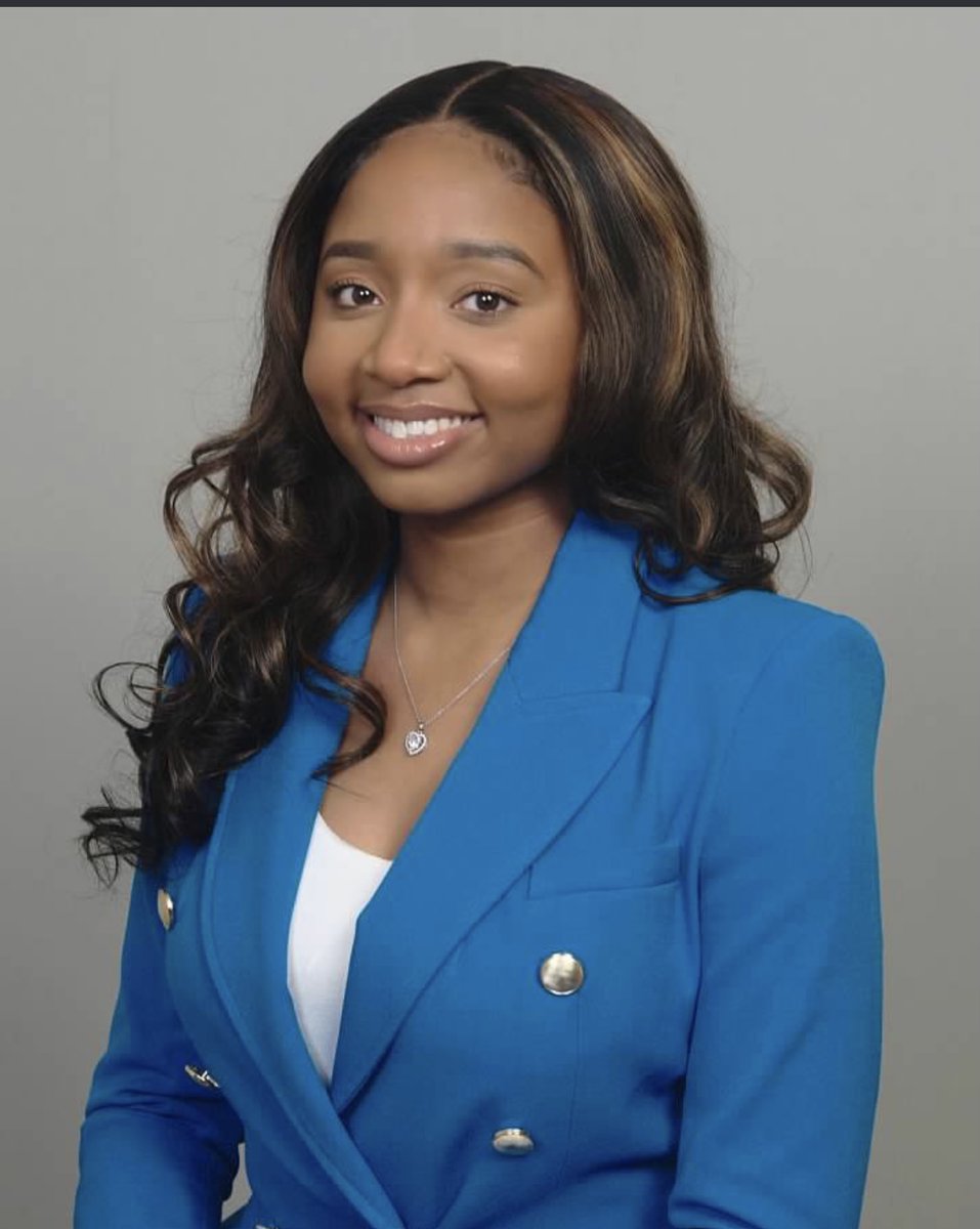 PrincessC_EM's tweet image. Facebook reminded that around this time 3 years ago, I was at my white coat ceremony. Now, I’m applying to residency this year. 

Thank you God for the opportunity to walk in my path and preparing the table before me. As of yesterday, ERAS submitted ✅. #EMbound #Match2022