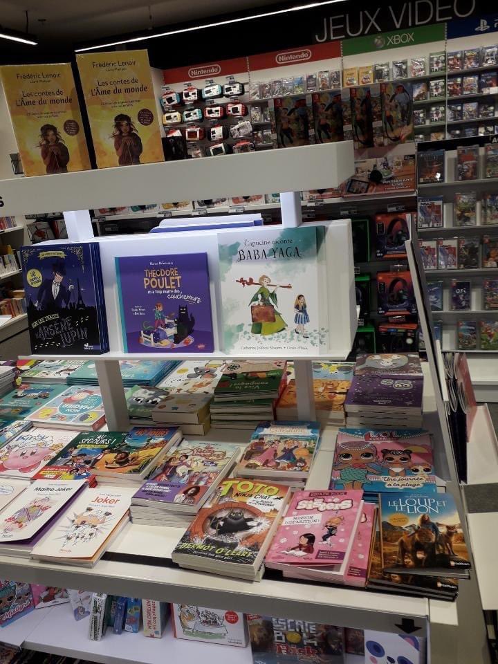 S_Noirjean's tweet photo. @Nabojafr aujourd’hui coup de cœur en librairie ! Mais également Baba Yaga 👍 Bravo pour ta publication. !  Une autrice de talent, une conteuse pour petits et grands. Encore toutes mes félicitations https://t.co/DNQN8YRYLH