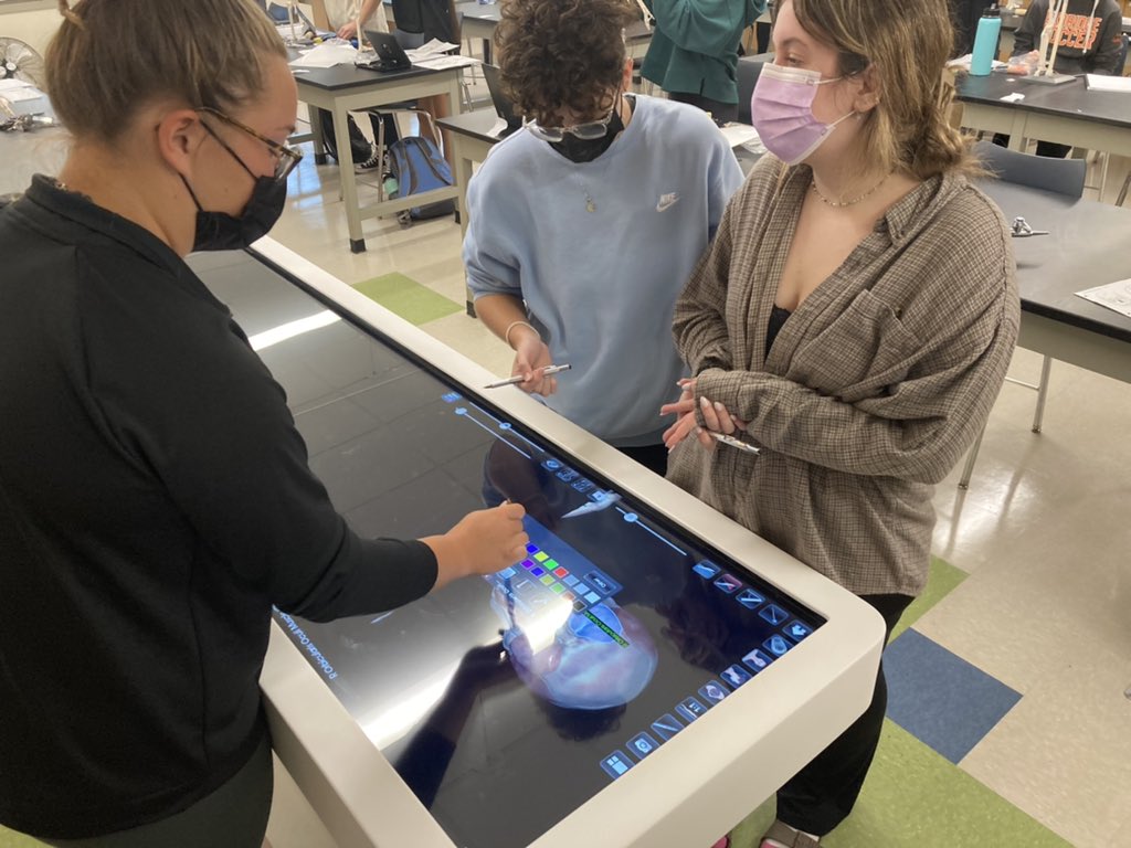 NetworkCAPS's tweet image. Active self discovery and exploration of interests and careers at Uxbridge HS - our Massachusetts affiliate. 👍 #capsnet