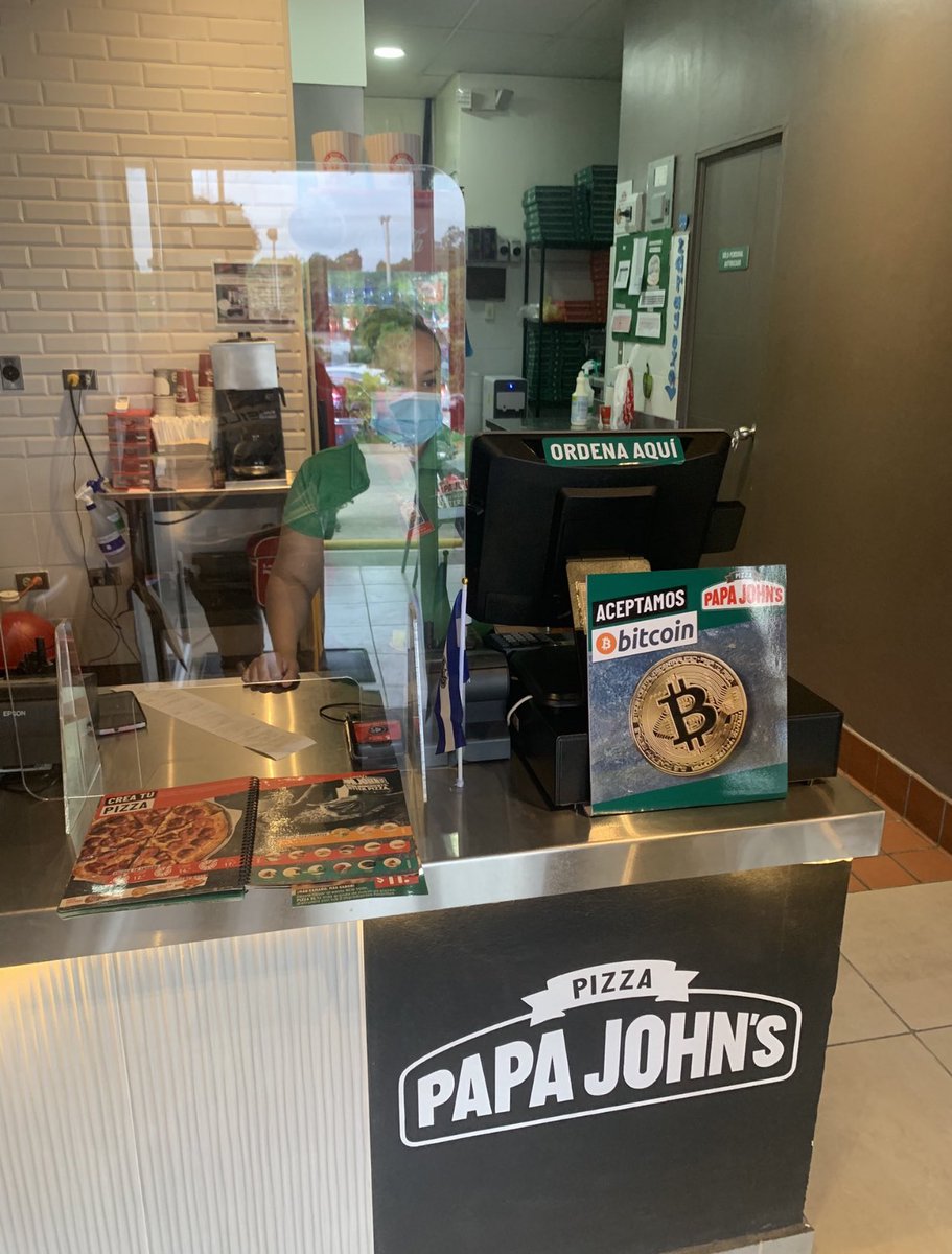 Papa John’s accepting #Bitcoin in El Salvador 🇸🇻 🍕