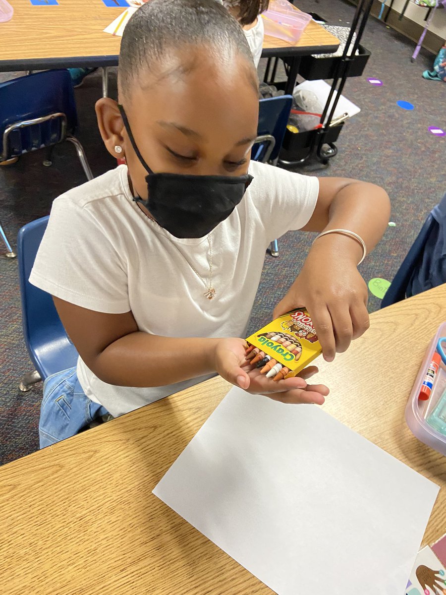 Look what came in the mail today! Thanks to <a href="/DonorsChoose/">DonorsChoose</a> every Kindergartener at <a href="/hecorleyelem/">H.E. Corley Elem</a> now has their own pack of multicultural crayons. Hooray for inclusive writing materials! #HECleads #PrideIn5