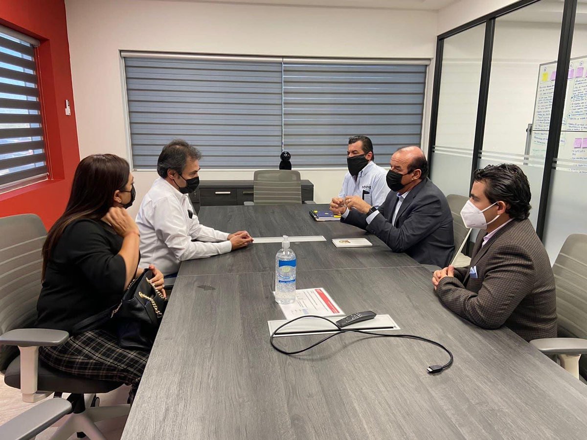 El día de hoy en #Torreón, me reuní con el Presidente de <a href="/CANACINTRA_Trc/">CANACINTRA Torreón</a>, Carlos González Silva, para ver los proyectos que tiene la Cámara a corto plazo.