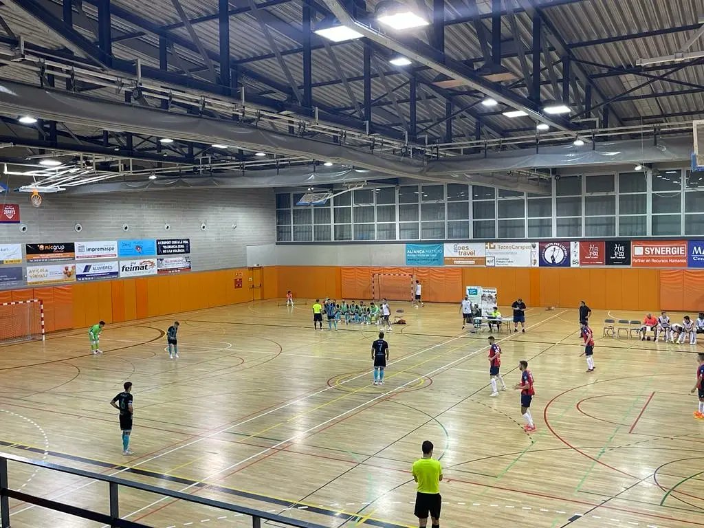 barcelonetasala's tweet photo. PRIMER EQUIPO ⚽
@Futsal_Mataro 3 (4) - @barcelonetasala 3 (3). Ayer no conseguimos el pase a la siguiente ronda de Copa del Rey. Caímos en la tanda de penaltis tras un partido vibrante. Vamos Barceloneta!💪🖤
#2Bgrupo3Futsal #BarcelonetaMania #SomhiBarceloneta #OrgullDelBarri https://t.co/wQlqXbgcQ4