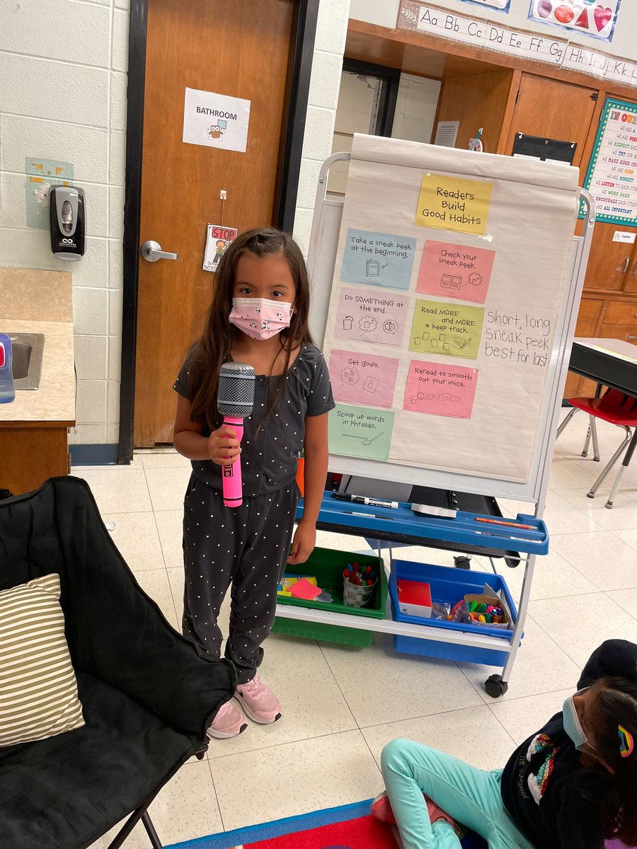 MsRaymond5's tweet photo. ๐จ NEWS ALERT ๐จ these firsties know their reading habits!! ๐๐๐ป#proudreaders #funinfirst @BrooksideWWRSD https://t.co/oug5PmIweo
