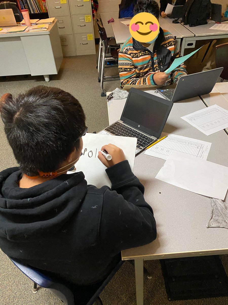 ProfeNRodriguez's tweet photo. Mis estudiantes de español de herencia practicando el deletreo de palabras. 🇲🇽 ❤️#langchat #heritagelanguage #español #hispanicheritage @MVSchools @MountBakerMS https://t.co/7jiP8HfAjr