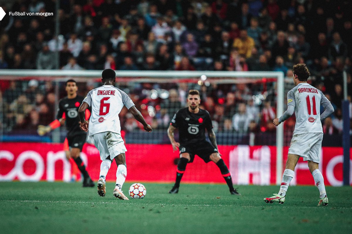 AllezLesLions's tweet photo. 🔴 Un grand match de Jérôme Onguene en défense a permis au Red Bull Salzbourg de s’imposer 2-1 contre le LOSC.
Les Autrichiens prennent la tête du G après deux journées de Ligue des Champions. 🦁🇨🇲 https://t.co/vZo6X0bPVg