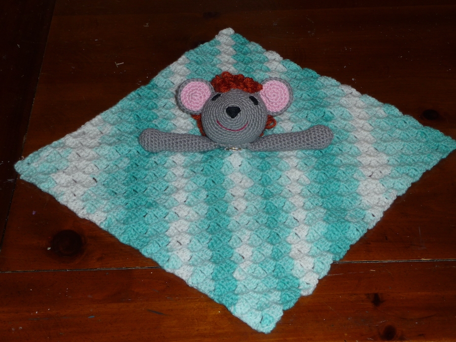 AbsolutelyAmaz5's tweet photo. Hug &amp; cuddle blanket/ccb0003 https://t.co/hlY3JDSeQY https://t.co/1J2R8IroOs
