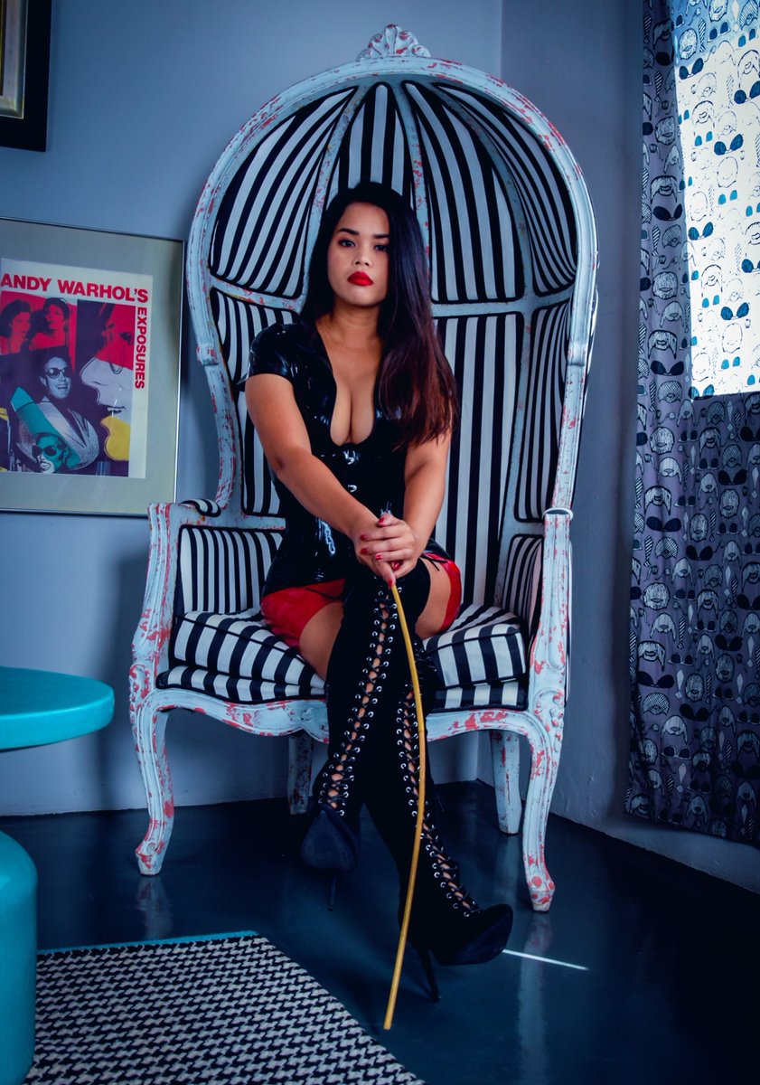 kingymoby's tweet photo. Absolutely loving these sexy as hell boots worn by the incomparable @MsNikkiBkk 😍😍😍 #boots #pvc #fetish #mistress https://t.co/XT8oAl56nY