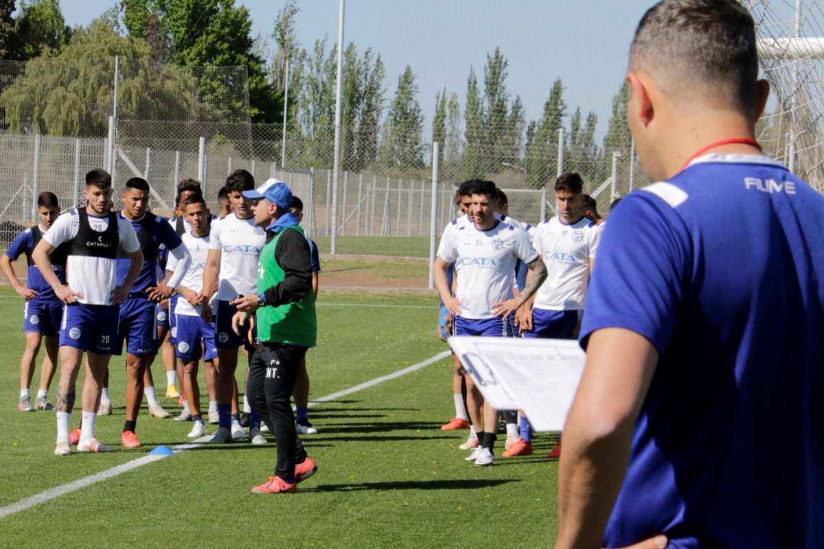 #PrimeraDivisión ⚽

El Expreso se pone a punto para el encuentro del sábado 💪💪 

#VamosTomba 🤍💙
