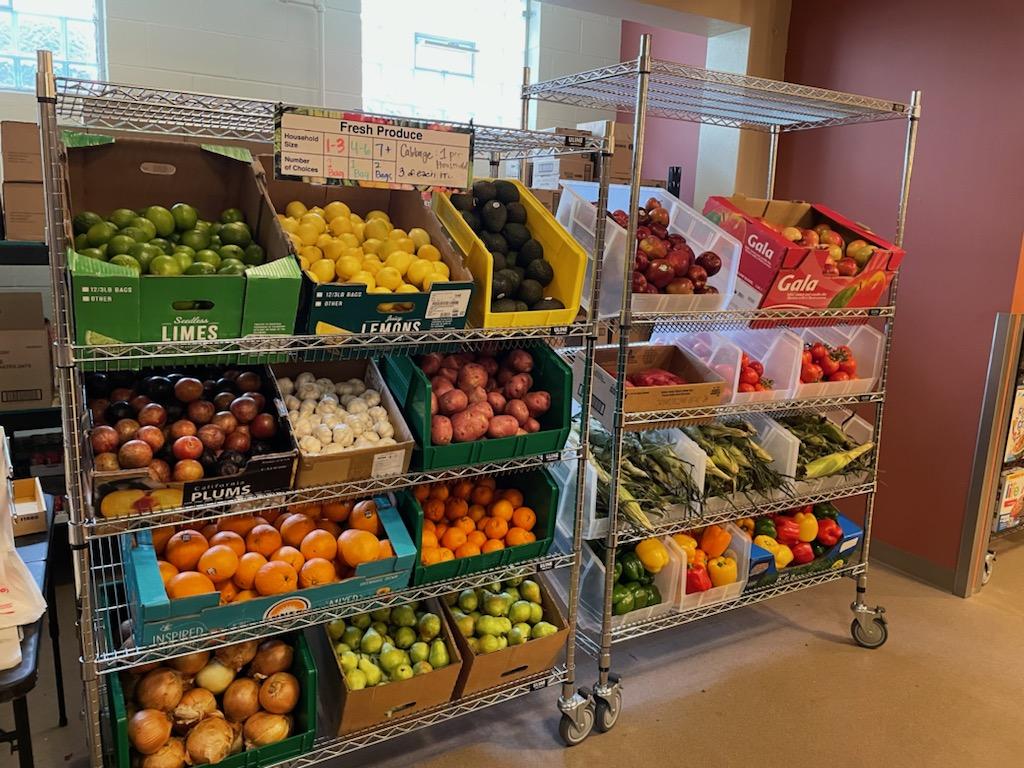 ffen_mn's tweet photo. We (and shoppers) love seeing an abundance of produce at food shelves. This produce section is from NCBC Food Shelf during one of their September distributions. https://t.co/2V78poQ6an