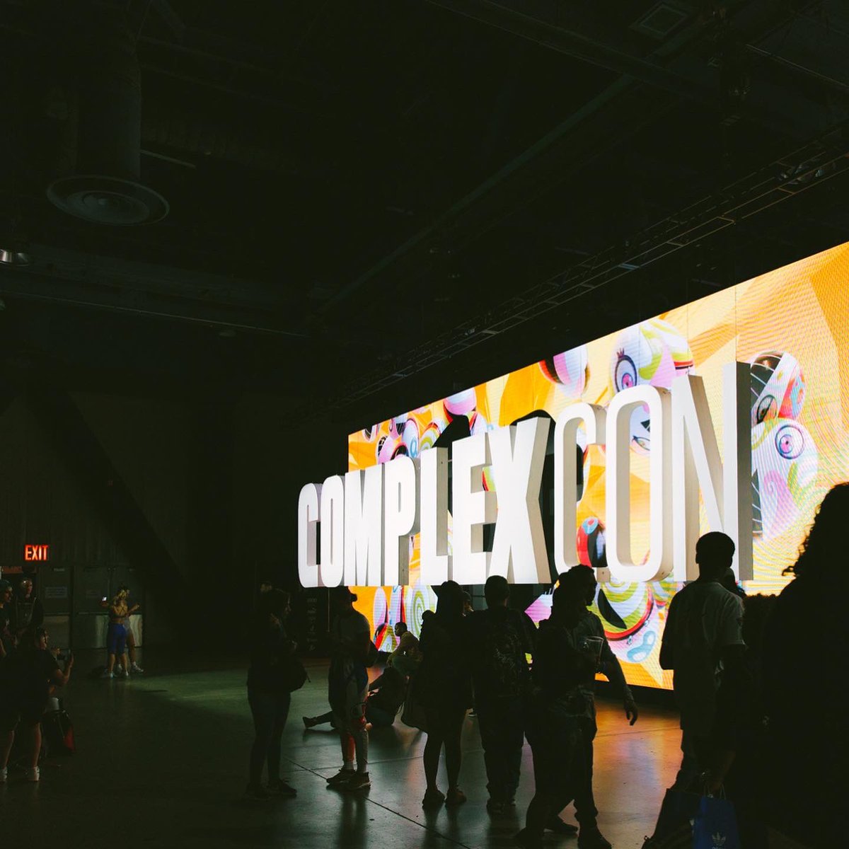 ComplexCon's tweet photo. #ComplexCon is turning the lights back on NOV 6-7 in Long Beach!🏝

If you haven’t copped your tickets yet…
CLICK THE LINK 🎟: https://t.co/3U6hSL6FKv https://t.co/4s8MbgxSAN