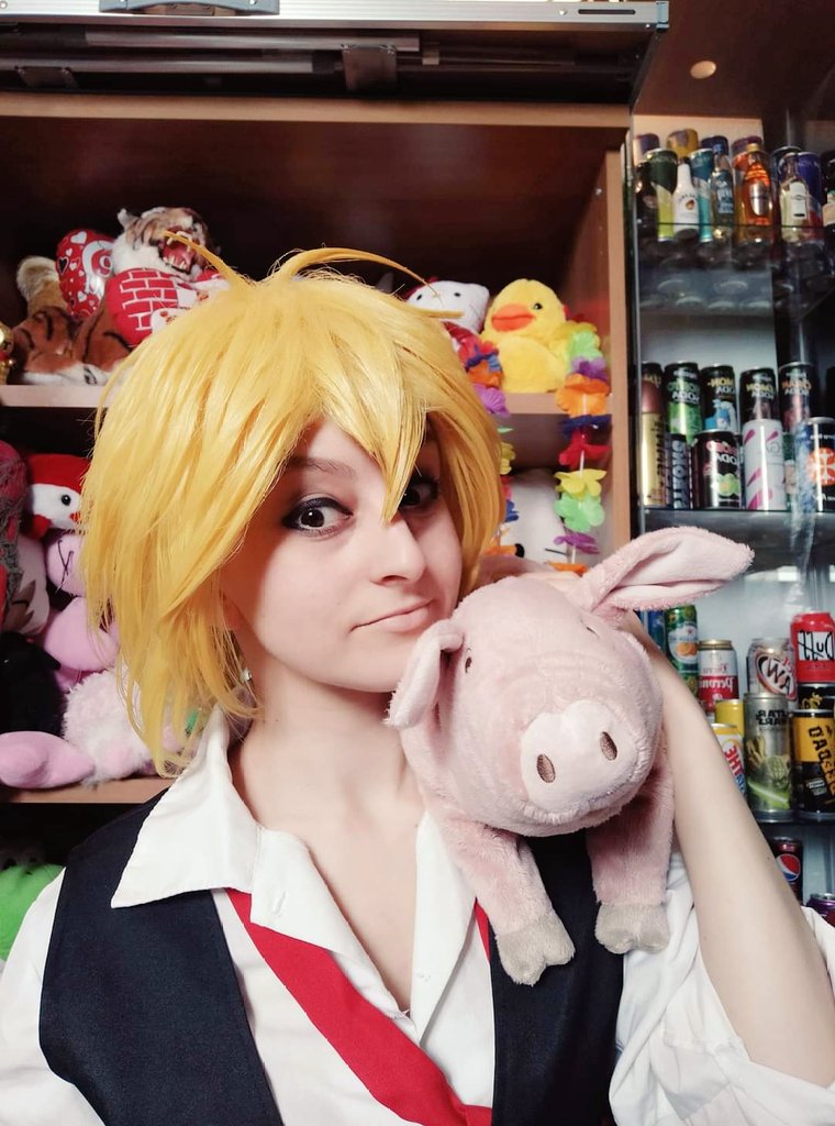 Giada51449791's tweet photo. Saturday present at Romics with Meliodas and Hawk with me 😁

#romics #comics #Meliodas #nanatsunotaizai #sevendaedlisins https://t.co/lmYL9YqPEg