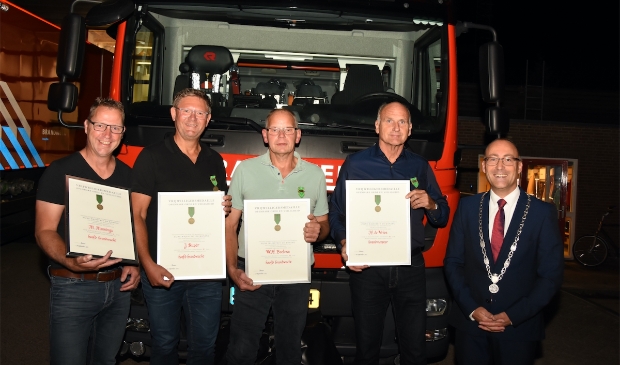 Jubilea en afscheid tijdens korpsavond brandweer Annen