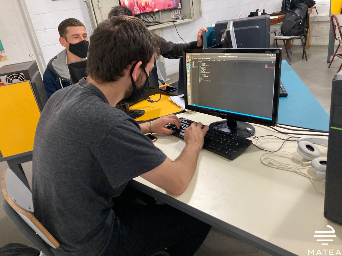 MateaSocial's tweet photo. 👉Avanza el segundo Curso de #Programación del año de Matea en el que participan jóvenes de la zona de entre 17 y 25 años. 

Con mucho entusiasmo continúan aprendiendo, desarrollando y potenciando sus habilidades como futuros programadores. https://t.co/SeYTjW7TAH