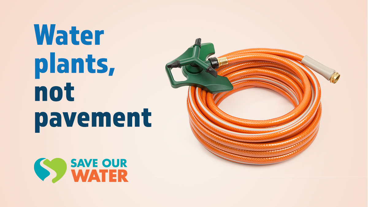 vcmwd's tweet photo. A running hose can use 10 gallons of water per minute. Setting a timer when watering your yard or garden helps remind you when to stop. Visit https://t.co/eHfKk0Xw0h for more #waterwise tips. https://t.co/uAM9KzjjVH