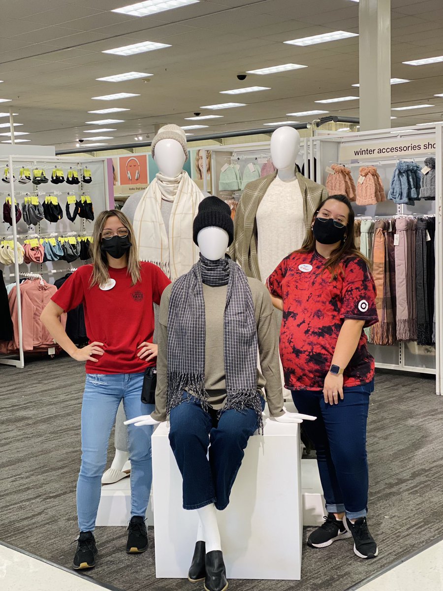 It’s officially Head and Hand weather here at 2357! Give me all the beanies and scarves!🧣🧤
@JPDixon77 <a href="/AshMo2357/">Ashley</a> <a href="/KevinKaminski10/">Kevin Kaminski</a>