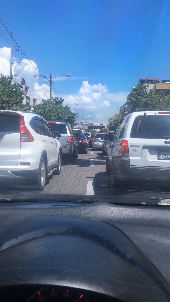 Aquí estoy en la mexico parado porque no pude coger el elevado de la Leopoldo que lo cierran derrepente sin aviso previo y uno tiene que perder tiempo <a href="/DIGESETT/">DIGESETT RD</a>