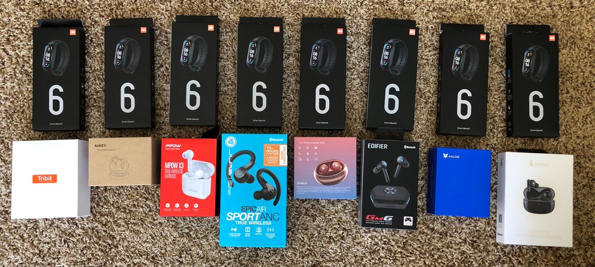 MyDealSecrets's tweet photo. GIVEAWAY! Like and retweet for your chance to win a brand new M6 fitness band and briefly-tested earbuds. (And would it kill you to sign up for the newsletter? https://t.co/l8x8HrKLJV) All 8 winners -- yes, 8! -- to be chosen on Oct. 4. U.S. residents only, sorry. #Giveaway https://t.co/SvXzx8ZbkM