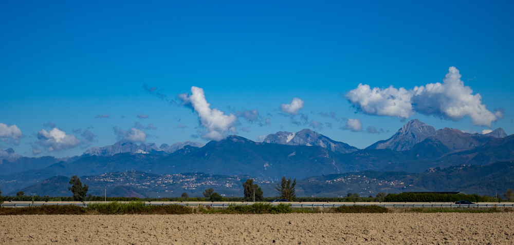 bikepacking4's tweet photo. Stage 66: A short one from Palaia down to the #italiansea some kilometers before #Massa. Had a last day at the #beach with the impressive #Apenninemountains in the background. Stayed at an almost empty #campsite in #TorredelLago. #Italia #Italy #eurovelo

https://t.co/yOeMvc8Iv9 https://t.co/5xAyzKvL26