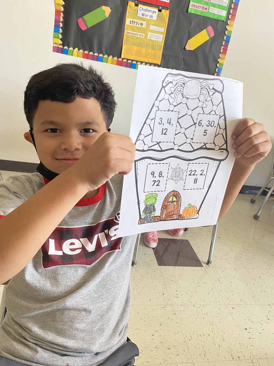 mrshawkins18's tweet photo. Fall views while working on our haunted fact family houses. 🎃👻 #3rdgrade https://t.co/A8WRrk6Xcz