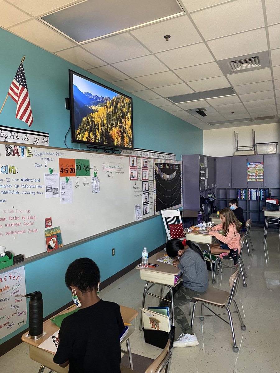 mrshawkins18's tweet photo. Fall views while working on our haunted fact family houses. 🎃👻 #3rdgrade https://t.co/A8WRrk6Xcz