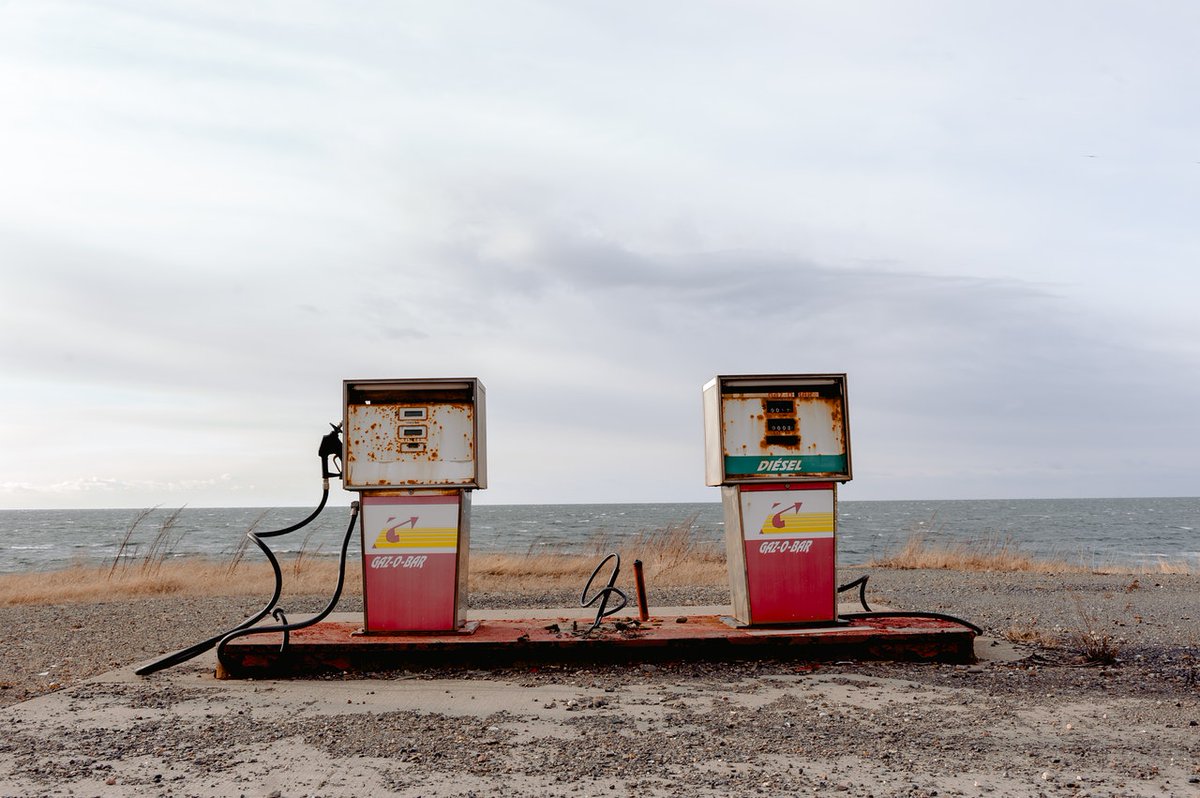 norfolk_advice's tweet photo. If you're lucky enough to top up your fuel this week, be kind to the #PetrolStation staff. It's been a tough week for them! And remember that #keyworkers really do NEED to get to the head of any queue.
#supportkeyworkers #petrolcrisis #Norfolk https://t.co/2T9eFAZ2W7
