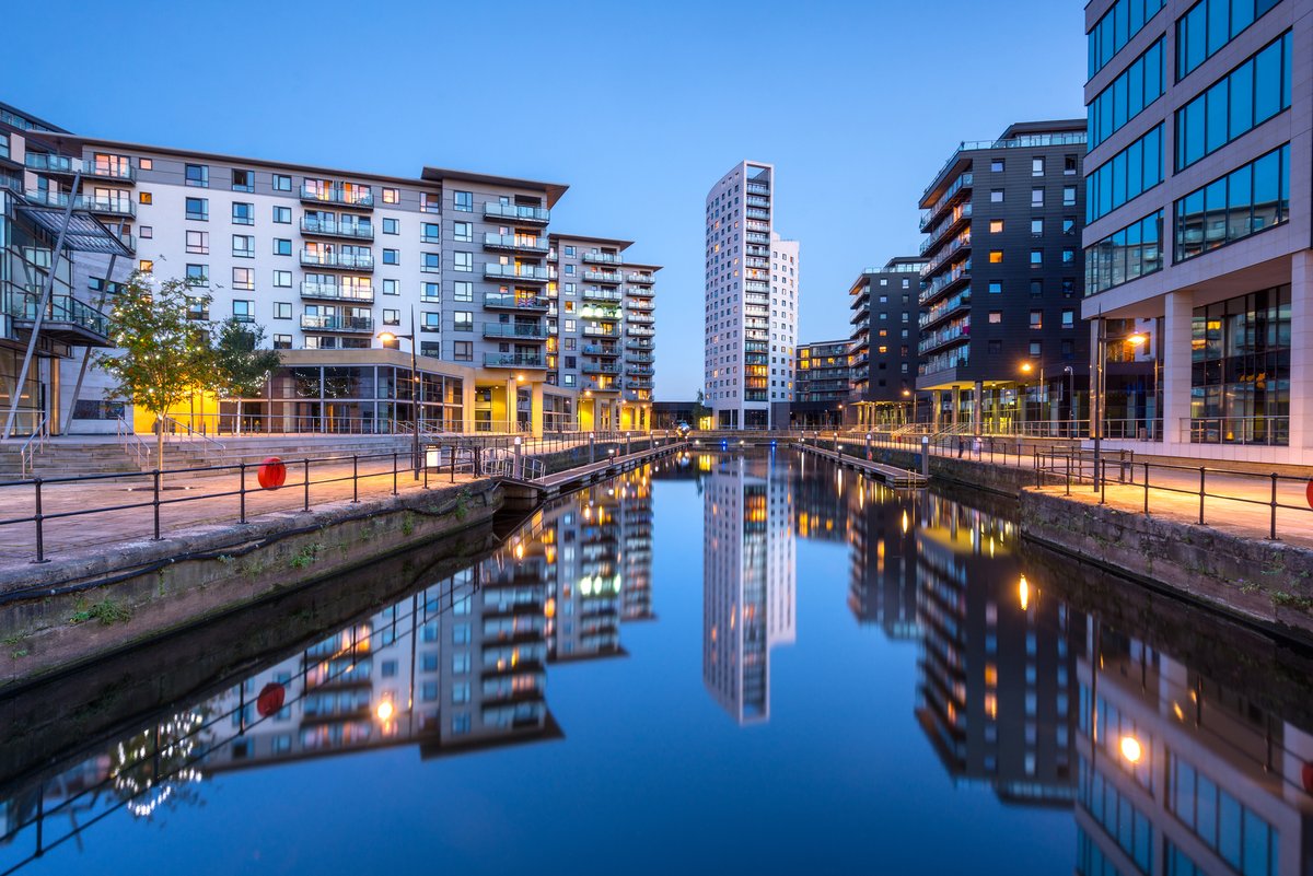 CrownePlazaLDS's tweet photo. Our ๐๐๐๐จ๐ง๐๐๐จ๐ city! ๐
What's your favourite thing about Leeds? โจ
We love this shot of Clarence Dock! โต๏ธ
#CPLeeds #Leeds #VisitLeeds https://t.co/fMsJrEXPWr