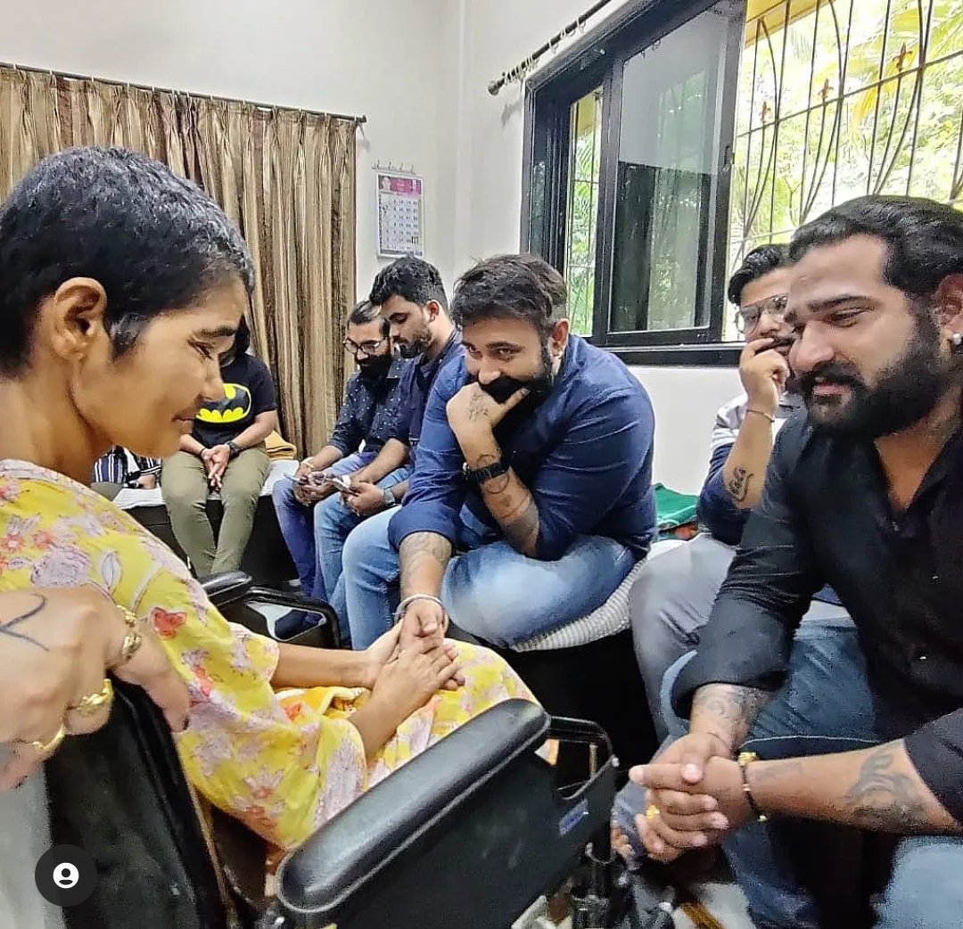 chinukofficial's tweet photo. Some moments are speechless &amp; full of Love ♥️

#AnantaKhushiyaanNiwas https://t.co/xdH3fhf6LV