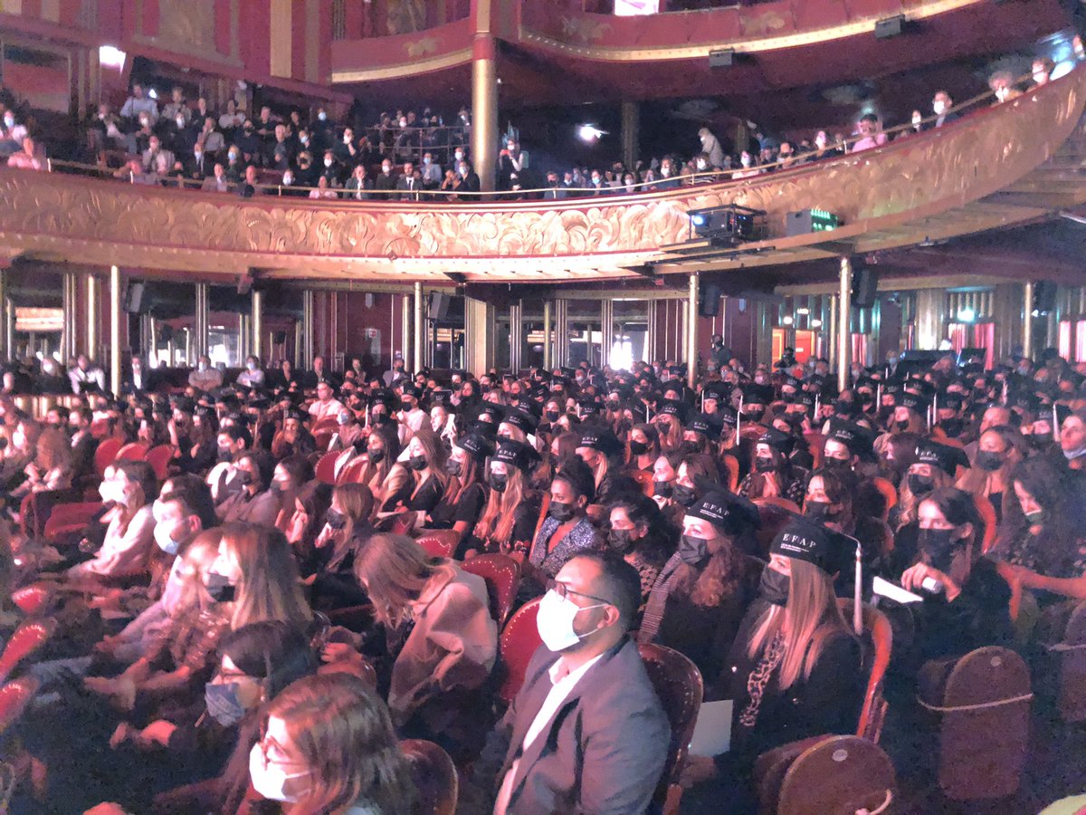 [REMISE DE DIPLÔMES]
Lancement de la cérémonie de remise de diplômes de la promotion 2019 de l’#EFAP 🎓
👉 Nous sommes ravis de vous accueillir aux Folies Bergères 🎉
👏 Félicitations à toutes et à tous pour cette belle réussite et bienvenue dans la famille des #AlumniEFAP ! 🥳